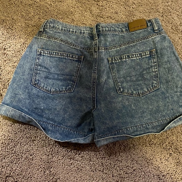 American Eagle Mom Jean Short - Picture 4 of 4